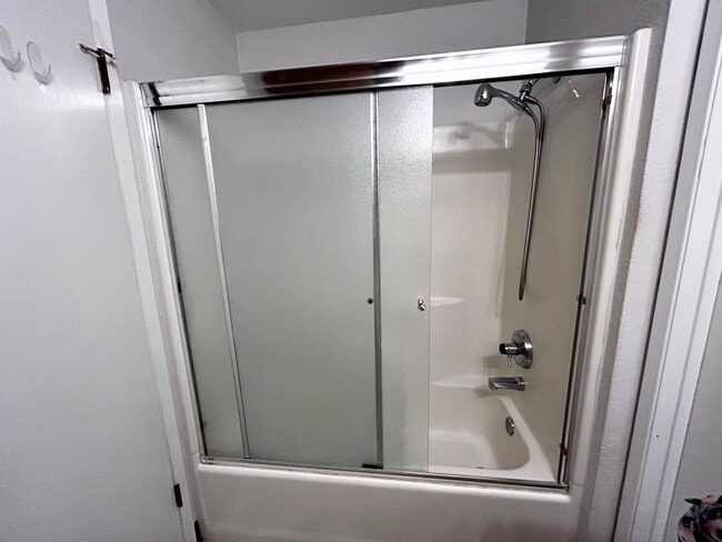 Building Photo - DW1217 - A