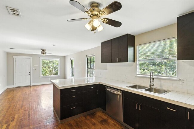 Building Photo - 3303 Dalton St