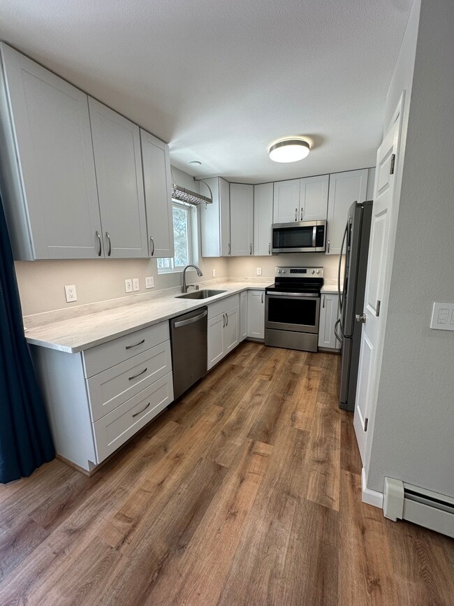 Building Photo - 1055 E Klatt Rd