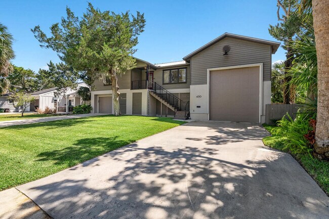 Building Photo - 430 Arricola Ave