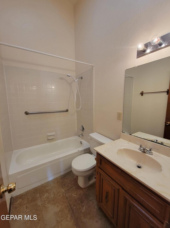 Building Photo - 11340 Lake Nasser Dr