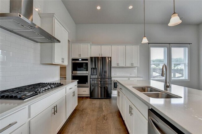 Building Photo - 3695 Andover St