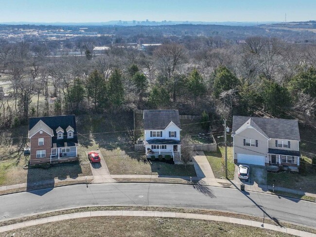 Building Photo - Beautiful 3BR/2.5BA in North Nashville!