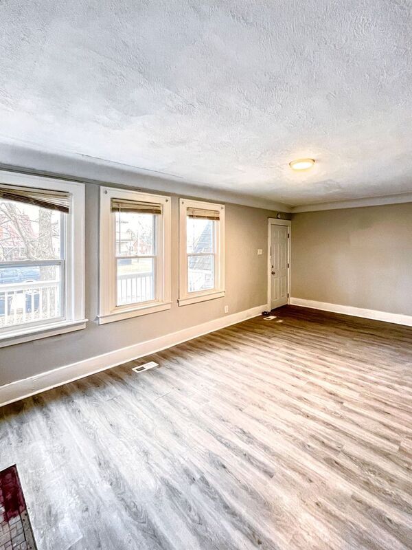 Building Photo - 5511 Somerset Ave