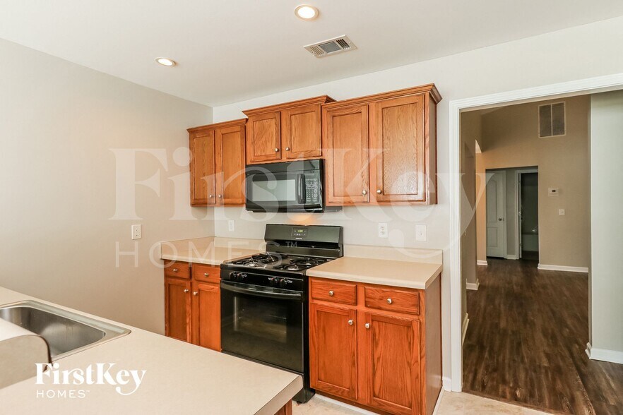 Building Photo - 24 Brookridge Ct