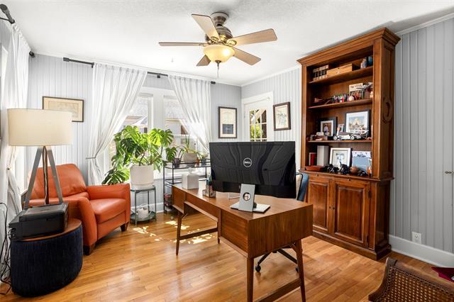 Building Photo - 2205 Stanley Ave