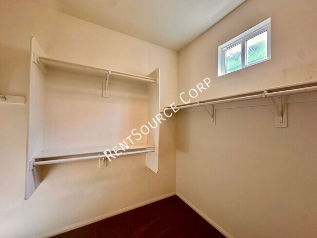 Building Photo - 24162 Willowbrooke Ct
