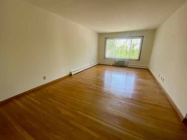 Interior Photo - Reid Terrace