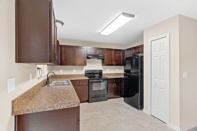 Building Photo - Beautiful Brand new 3 Bd/2 bath Home in Ma...