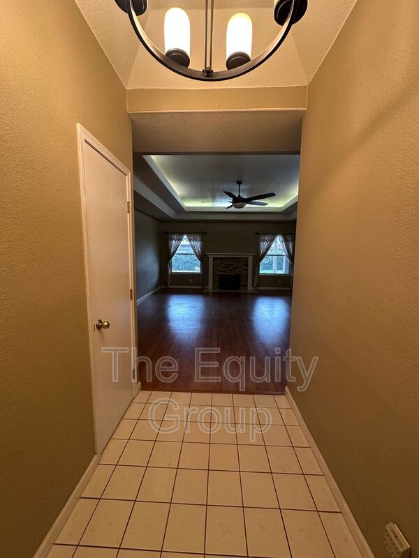 Building Photo - 1036 N Palm St