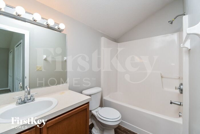 Building Photo - 1080 Meadow Pointe Ct