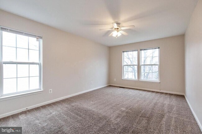 Building Photo - 19 Blue Spruce Cir