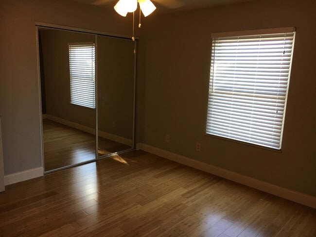 Building Photo - Summergate Parkway Condominiums