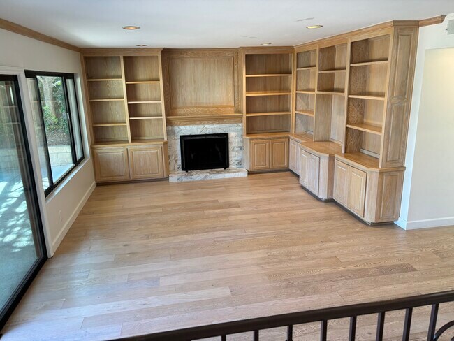 Building Photo - 3069 Charlotte St