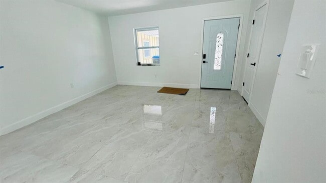 Building Photo - 118 Krueger St