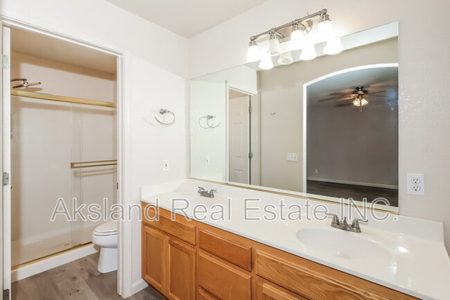 Building Photo - 624 Reed Ct