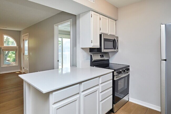 Building Photo - 5220 Boulder Dr