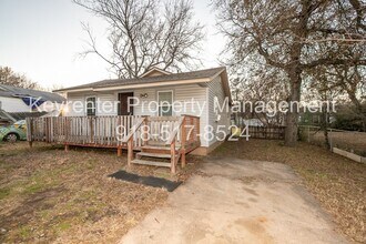 Building Photo - 2 Bed | 1 Bath East Tulsa with Spacious Back yard!