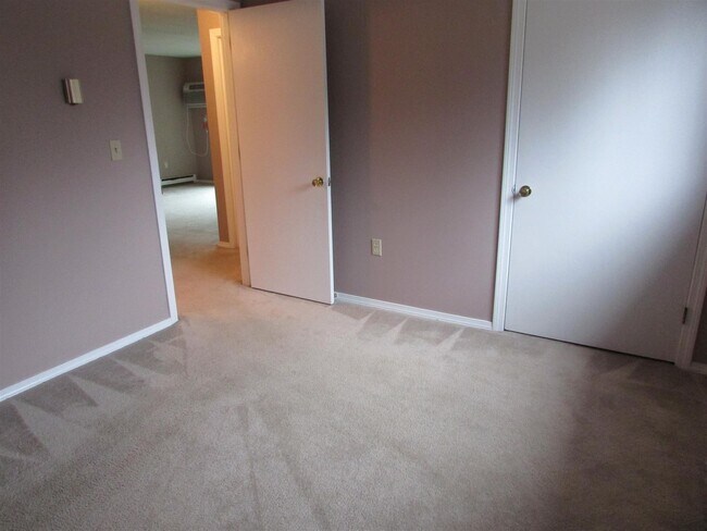 Building Photo - 114 Capitol Hill Dr