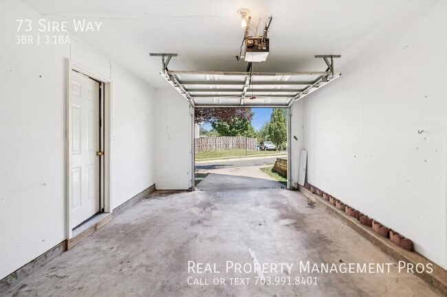 Building Photo - 73 Sire Way