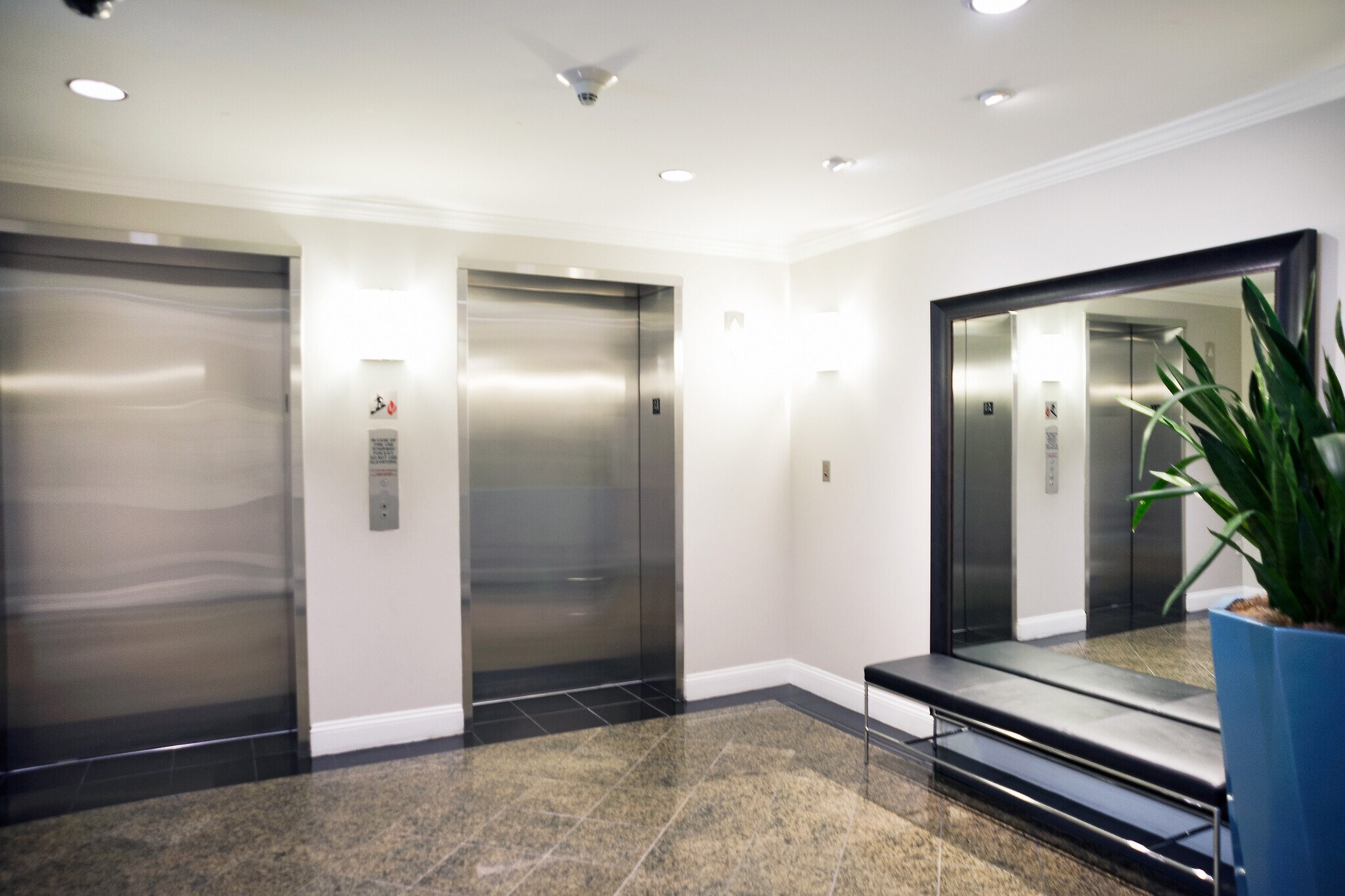 Building Photo - 140 S Van Ness Ave