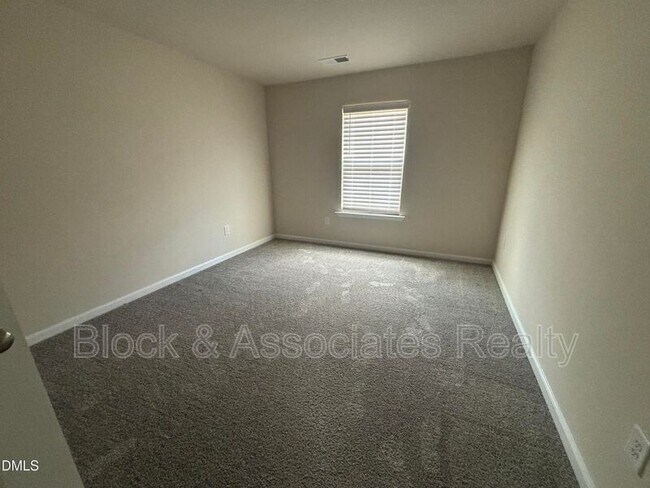 Building Photo - 268 Abbots Ml Dr