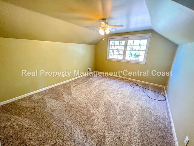 Building Photo - AVAILABLE SEPTEMBER - Nice Home in Atascad...
