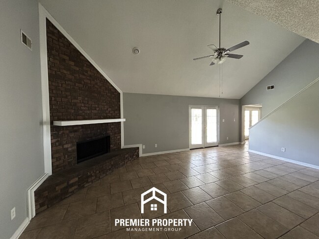 Building Photo - Massive 5BR/3BA Estate in 38125 | 2,700+ SQ FT, Vaulted Ceilings & Tile Floors