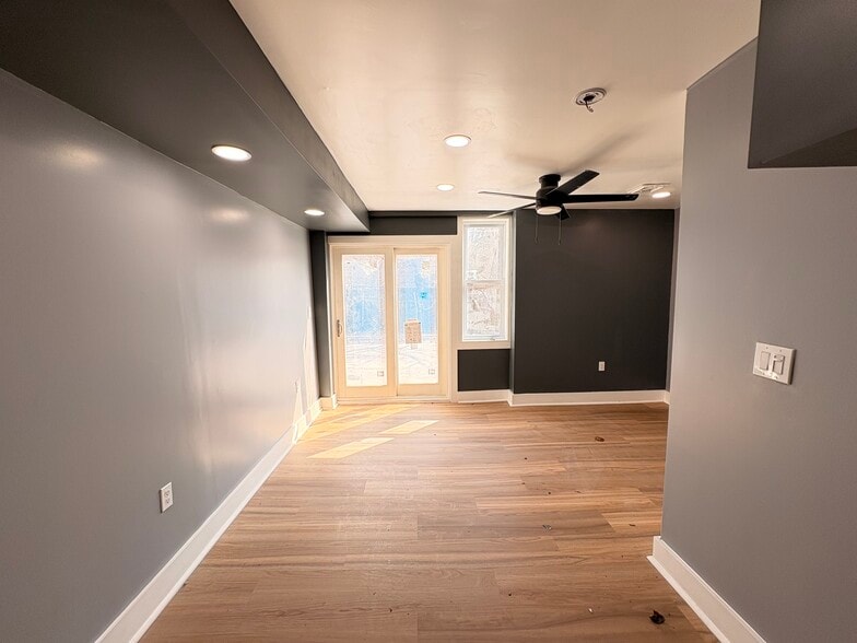 Building Photo - 5834 Phillips Ave