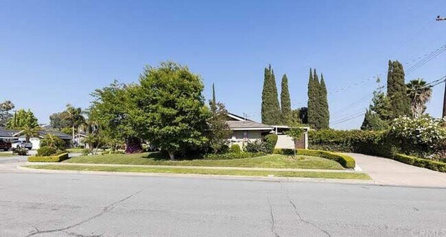 Building Photo - 18332 Rainier Dr