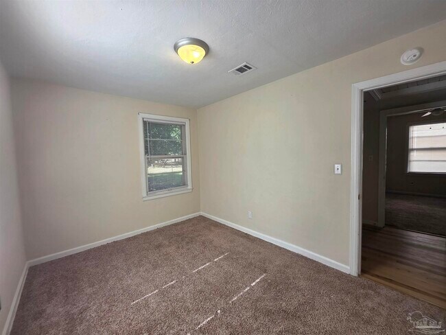 Building Photo - 35 Kennington Dr