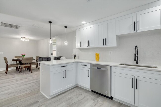 Building Photo - 9124 Lido Ln