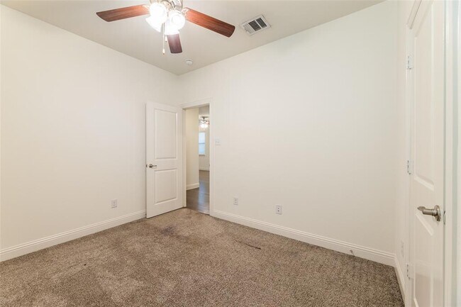 Building Photo - 7105 Wildflower Wy