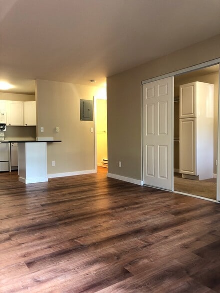 Building Photo - 3602 NE 73rd Pl