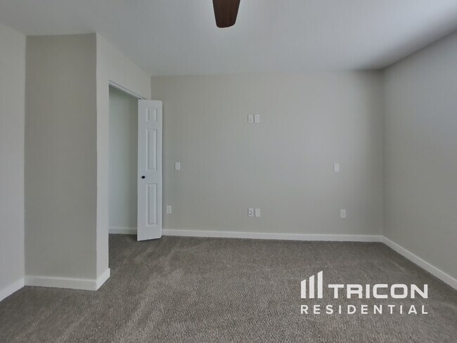 Building Photo - 620 Scotch Pine Dr