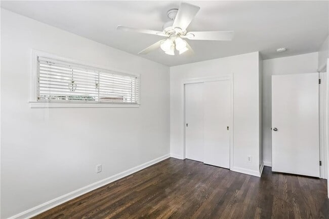 Building Photo - 2581 Sharondale Dr NE