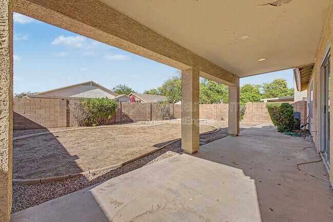 Building Photo - 6508 W Hilton Ave