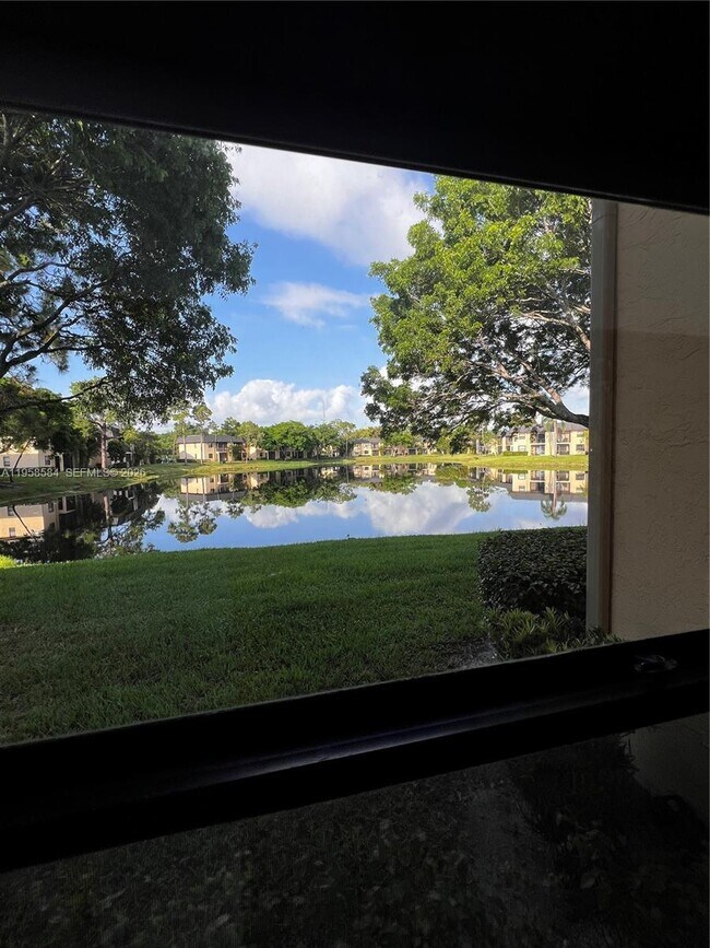 Building Photo - 158 NW 92nd Ave