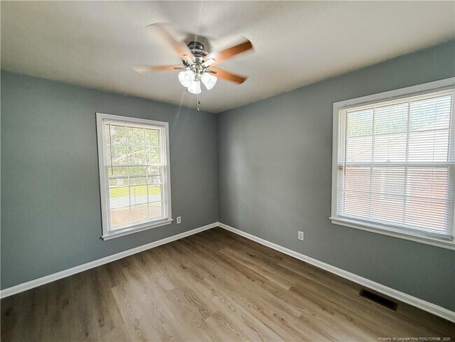 Building Photo - 459 Bay Shore Dr