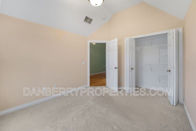 Building Photo - 14866 Lake Winds Dr