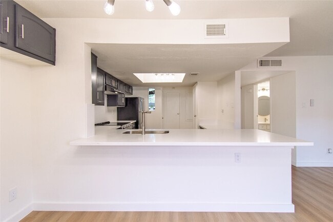 Building Photo - 14555 Wunderlich Dr