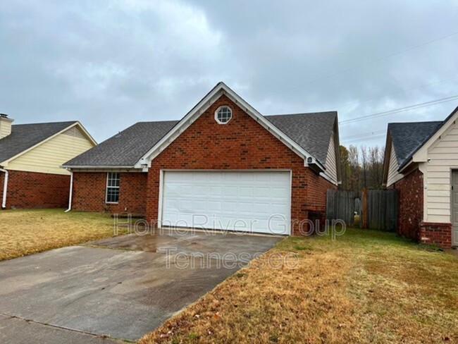 Building Photo - 2920 Churchwell Dr