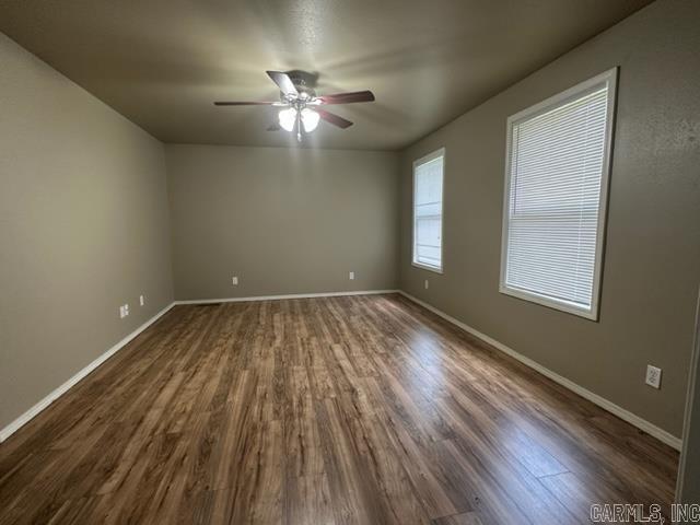Building Photo - 586 Wisteria Dr