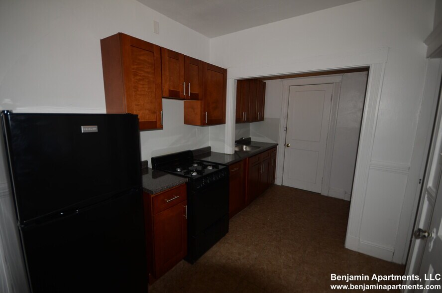 Primary Photo - 5 Vinal St