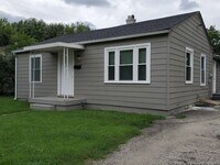 Building Photo - 504 Crestview Ct
