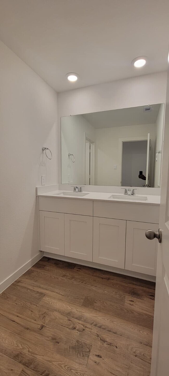 Building Photo - 3566 Blue Mockingbird St