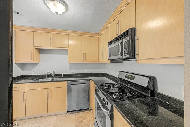 Building Photo - 260 E Flamingo Rd