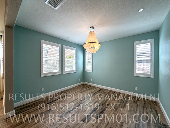 Building Photo - 1280 Goldenrod Way