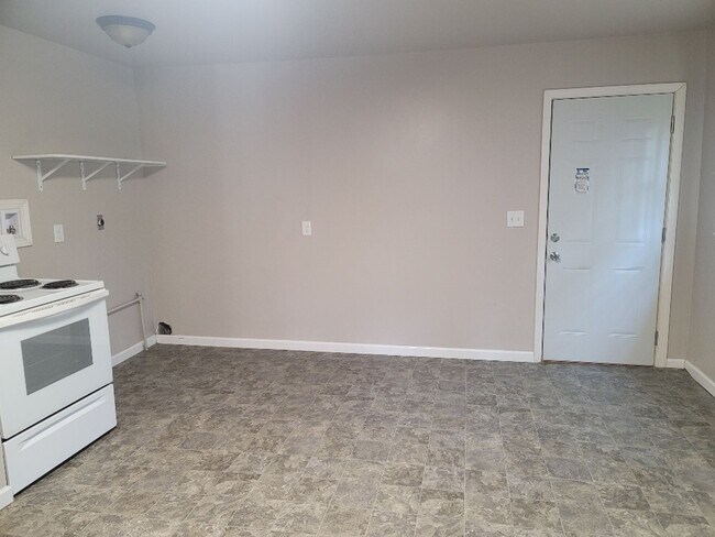 Building Photo - N 3rd Duplex