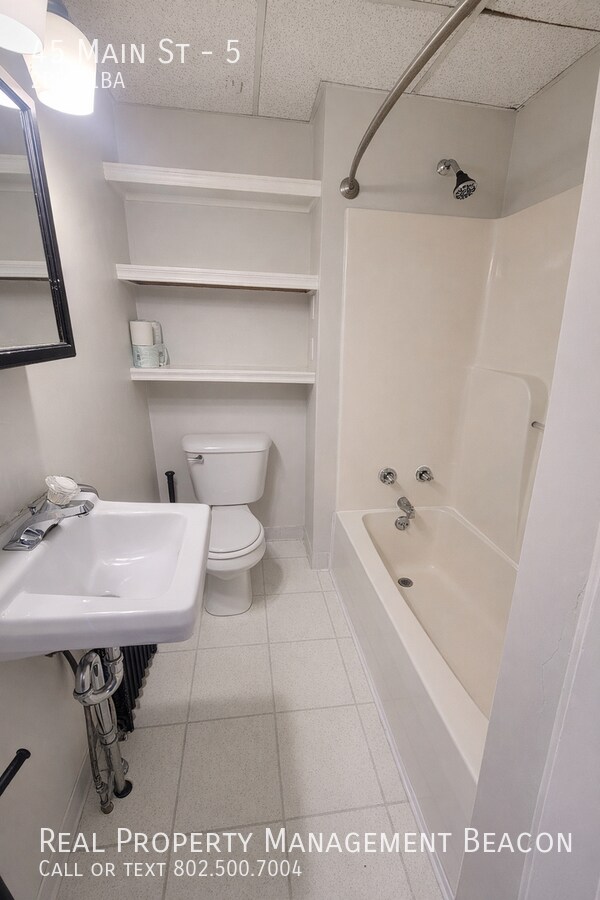 Building Photo - 45 Main St